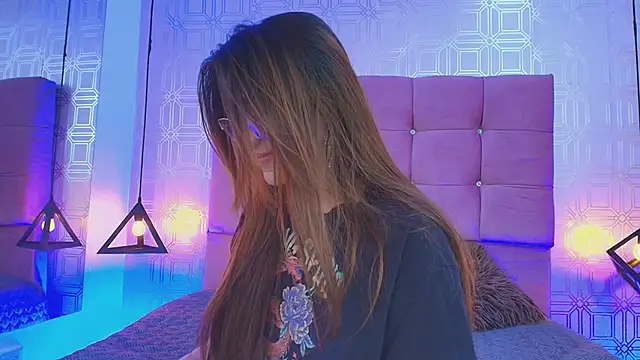 SariNorrisfg's Live XXX Chat