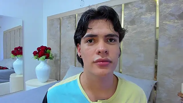 BenitoSaenz's Live XXX Chat