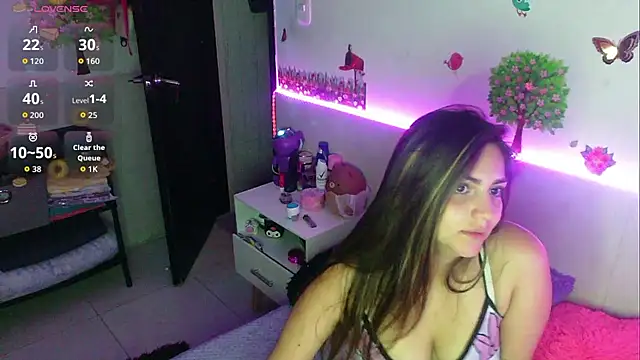 emily_cooper_t's Live XXX Chat