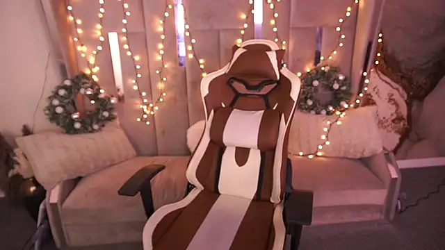 دردشة Kittywakee الجنسية المباشرة