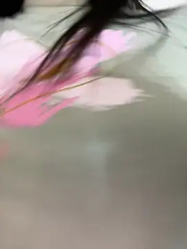 Emmily_19 即時 XXX 聊天