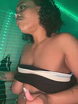 Chatroom XXX en direct de loveluna8