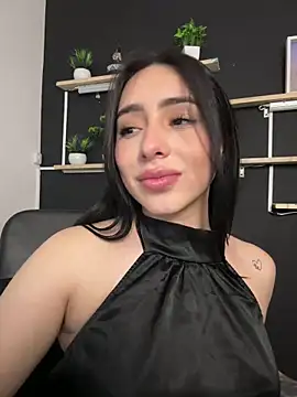 isabella_jade Show in webcam