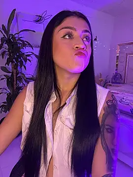 Živý XXX chat lucianaroy