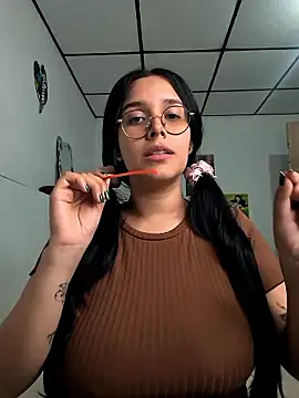 Chatroom XXX en direct de Annya-sweet