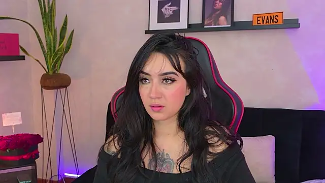 EmmyEvans1 Live XXX-chat