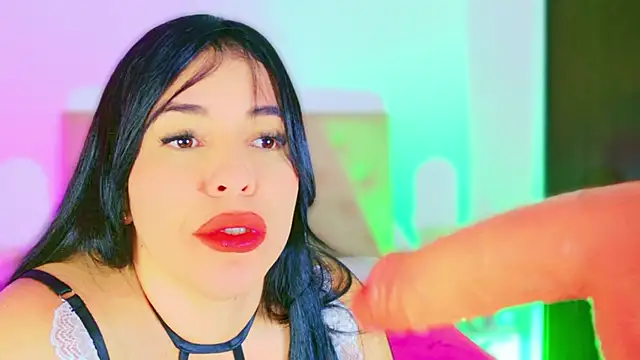 CharlootteEvans 即時 XXX 聊天