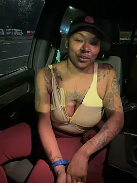 HaloRodeoLover2's Live XXX Chat