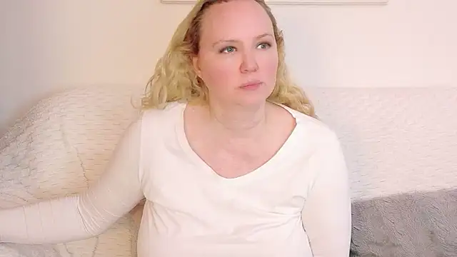 Sarah4you élő XXX-chatje