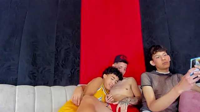 Pleasure_boys_hot's Live XXX Chat