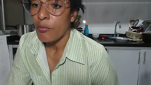 kateleyagrey's Live XXX Chat