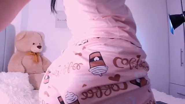 DannaHyde Adlı Modelin Canlı XXX Sohbeti