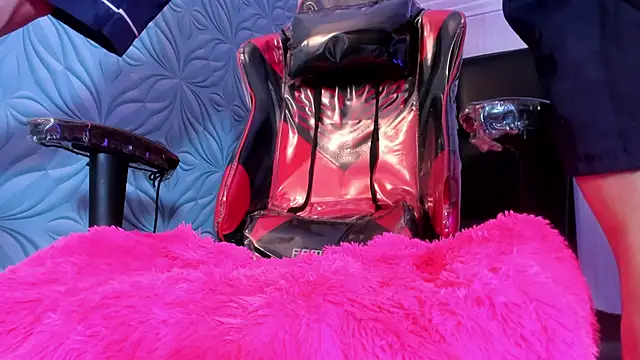 Milk_max_18's Live XXX Chat