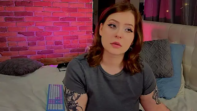 LinaQik's Live XXX Chat