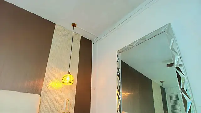 Tiifany_Baker élő XXX-chatje