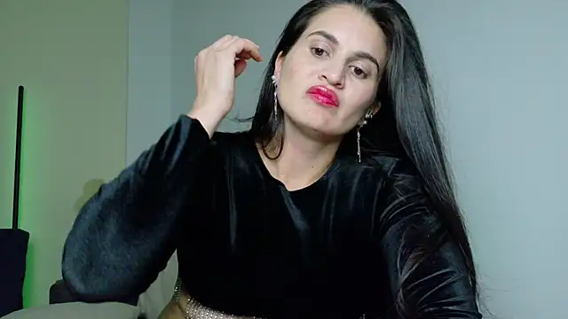 lizdevine Adlı Modelin Canlı XXX Sohbeti