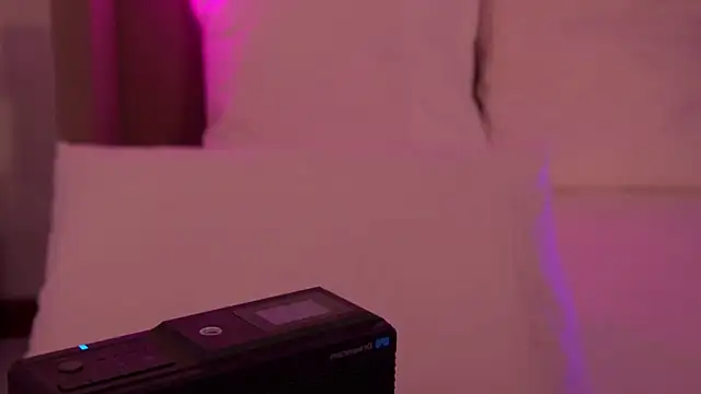 Онлайн чат XXX RemyLoon