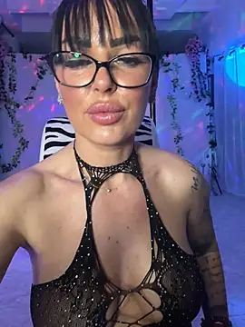 Онлайн чат XXX SofiaaMaria