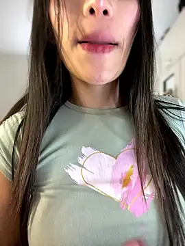 Emmily_19's Live XXX Chat