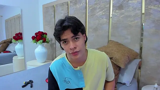 BenitoSaenz's Live XXX Chat