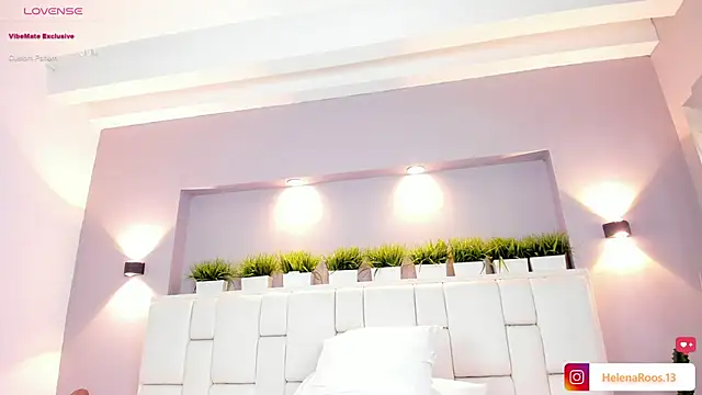 HelenaRoos' Live XXX Chat