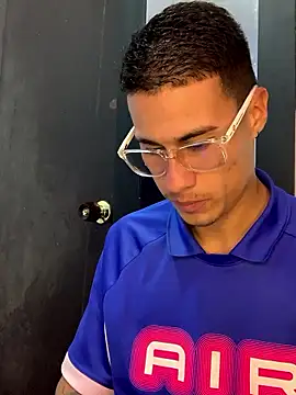 Latin_Paisa_Boy 现场XXX聊天