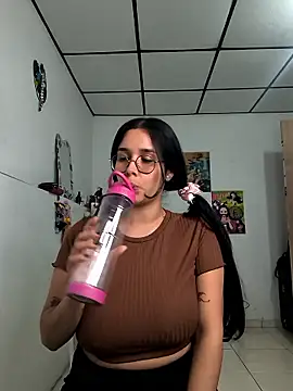 Annya-sweet 现场XXX聊天