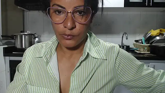 kateleyagrey's Live XXX Chat