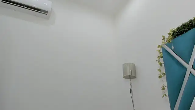 veronica_salas' Live XXX Chat