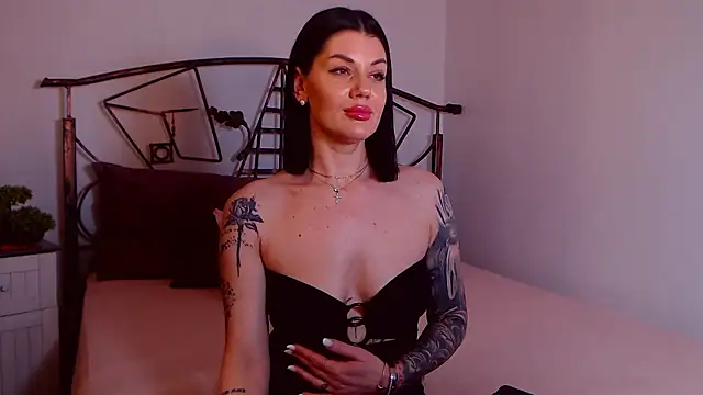 YvonneEverlee's Live XXX Chat