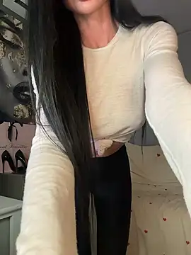 Chat +18 de HotNicoleX ao vivo