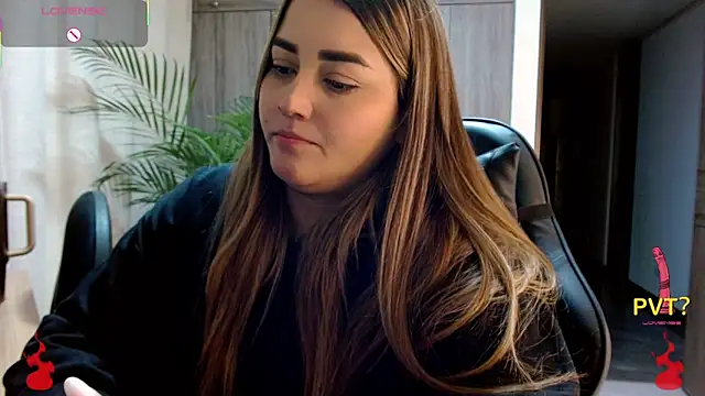 Czat XXX na żywo – Lucia_star__