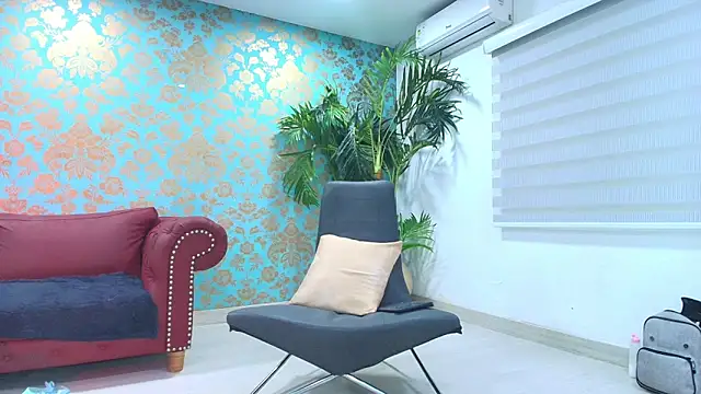 EmmaReyez: онлайн-секс-чат