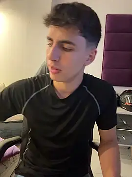 AdrianRinaldi's Live XXX Chat