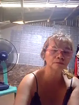 SexyHottMom's Live XXX Chat