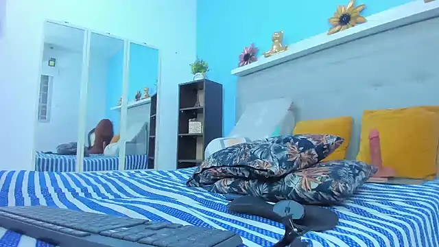 neferet_opal's Webcam Show