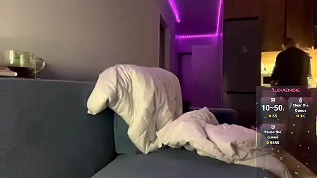 Chat +18 de PandaFluff ao vivo