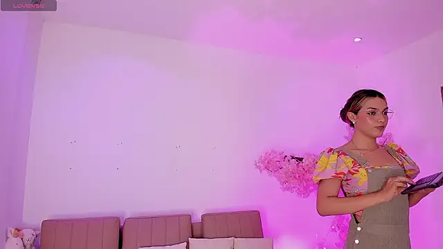 Chat XXX en directo de Doll_Isa_