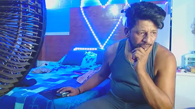 dulcelatin21's Webcam Show