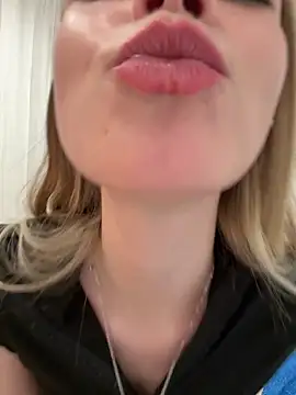 FriendlyFire_18のライブXXXチャット