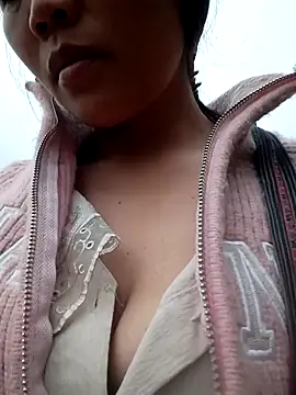 bree-zz's Live XXX Chat