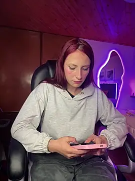 Im_scarlett18's Live XXX Chat