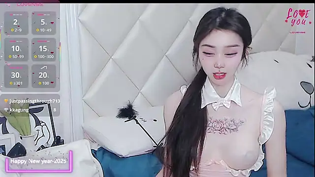 YAOYAO-2025's Live XXX Chat