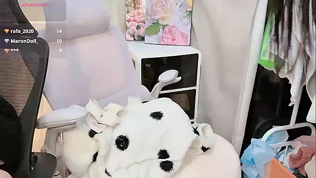 Yvonne-07's Live XXX Chat