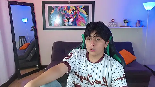 Zyan18n Live XXX chat