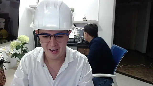 Онлайн чат XXX dylan_santiago_