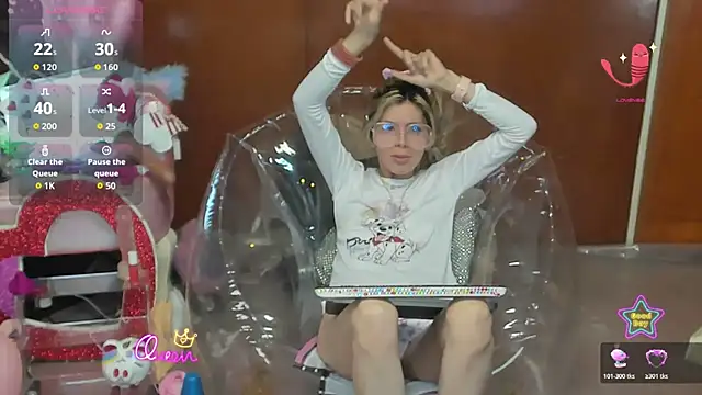 Skinygirl's Webcam Show