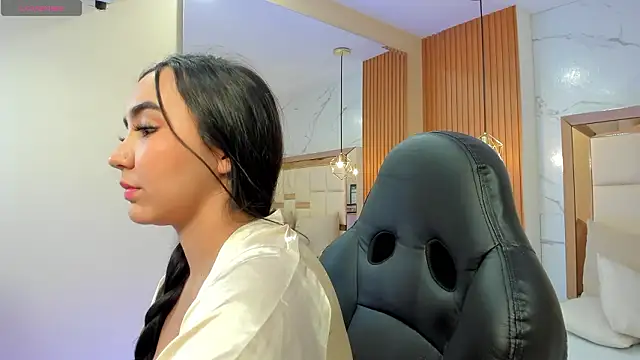 julieta_rosee's Live XXX Chat