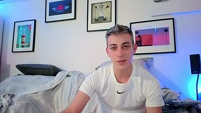 1Hugo1's Live XXX Chat