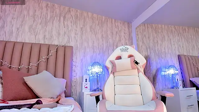 Czat XXX na żywo – Emely_florence_